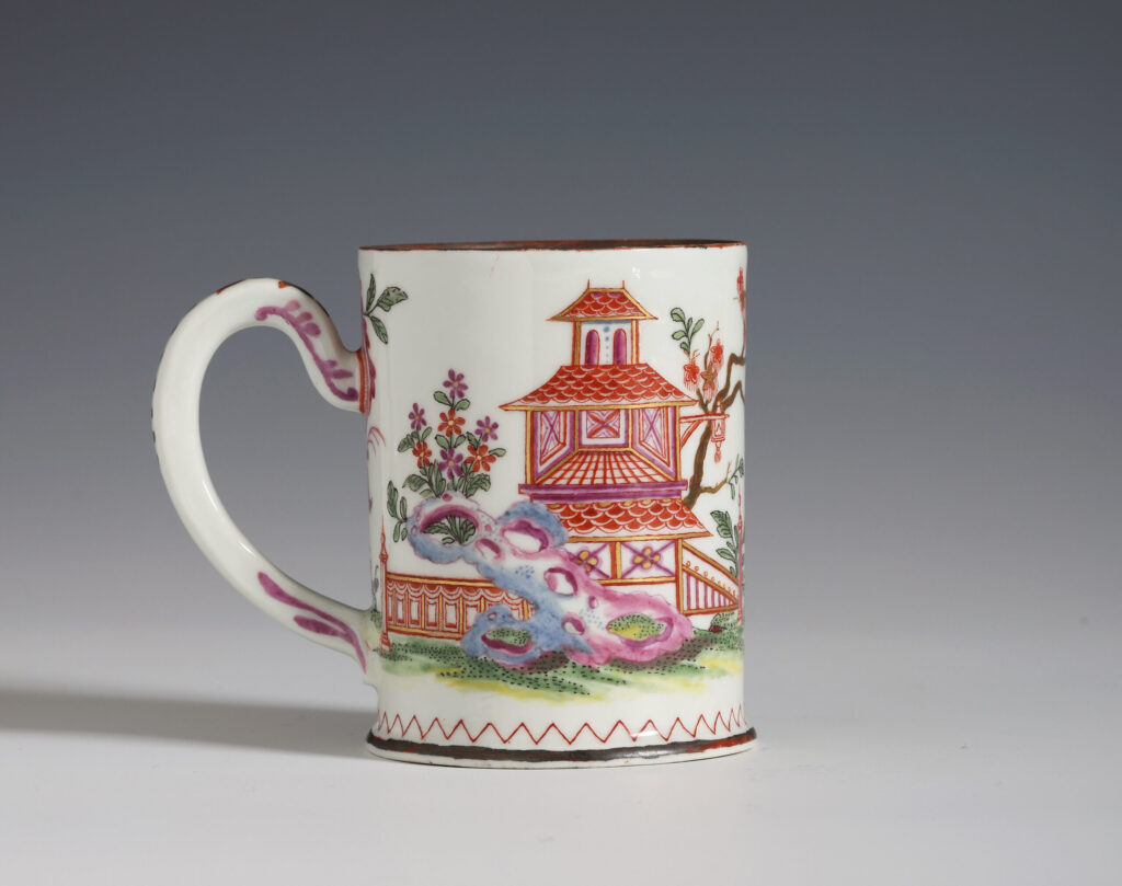 A SMALL DU PAQUIER VERMOUTH TANKARD